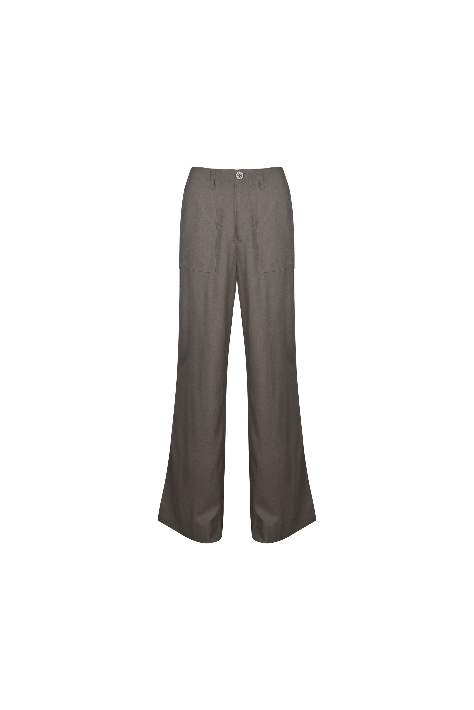 model wearing summer pants