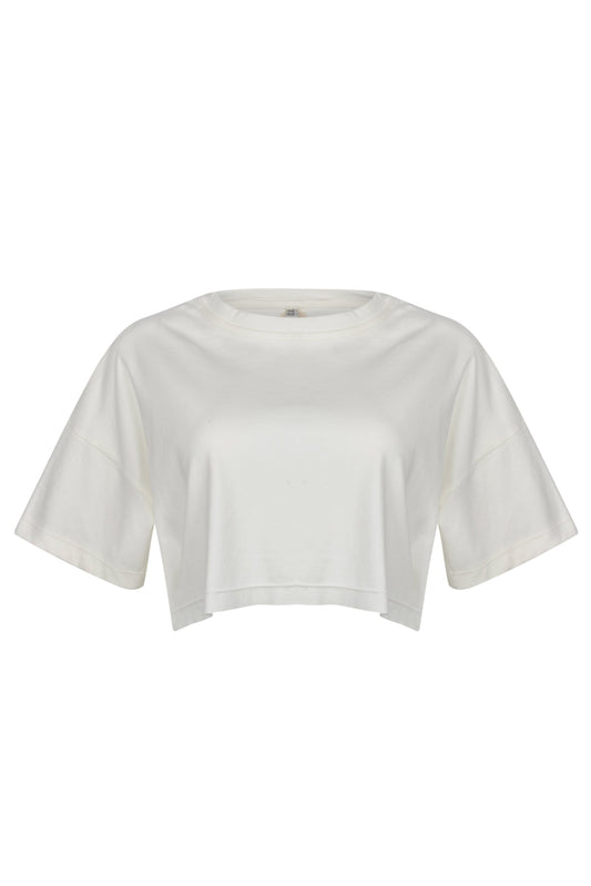 Black cropped ZINA T-shirt, 100% cotton, relaxed fit.